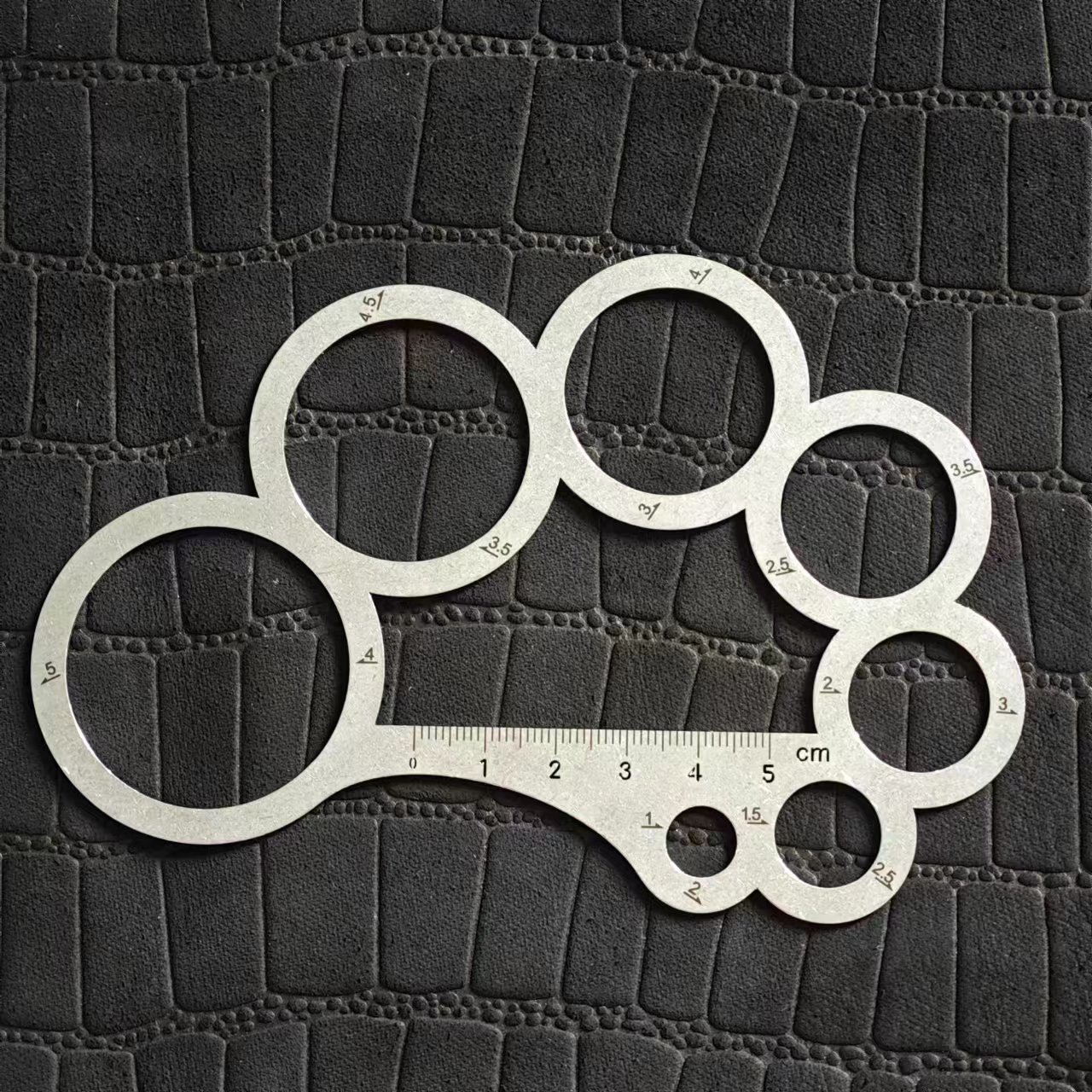 Leatherwork Templates - Multi-Purpose round Ruler Metal Corner Cutting