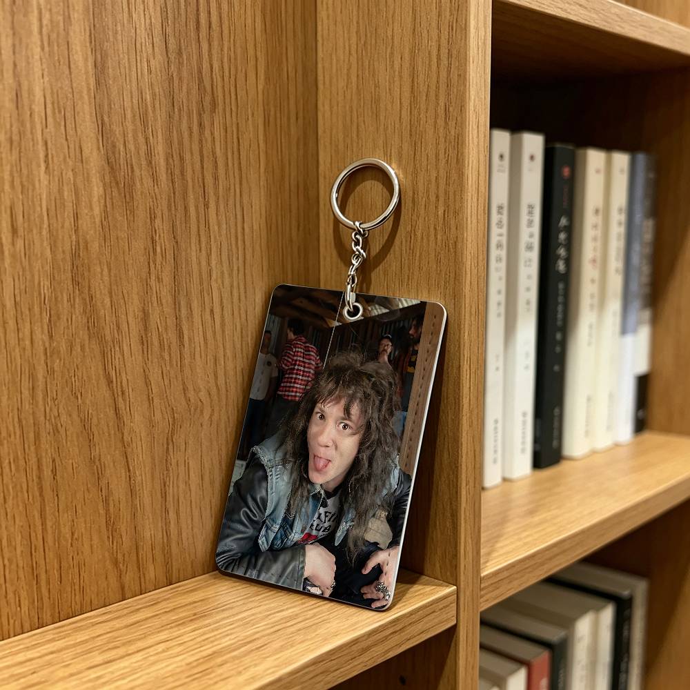 actor J-Joseph Quinn Cat Badge - For Leather Work recension och pris