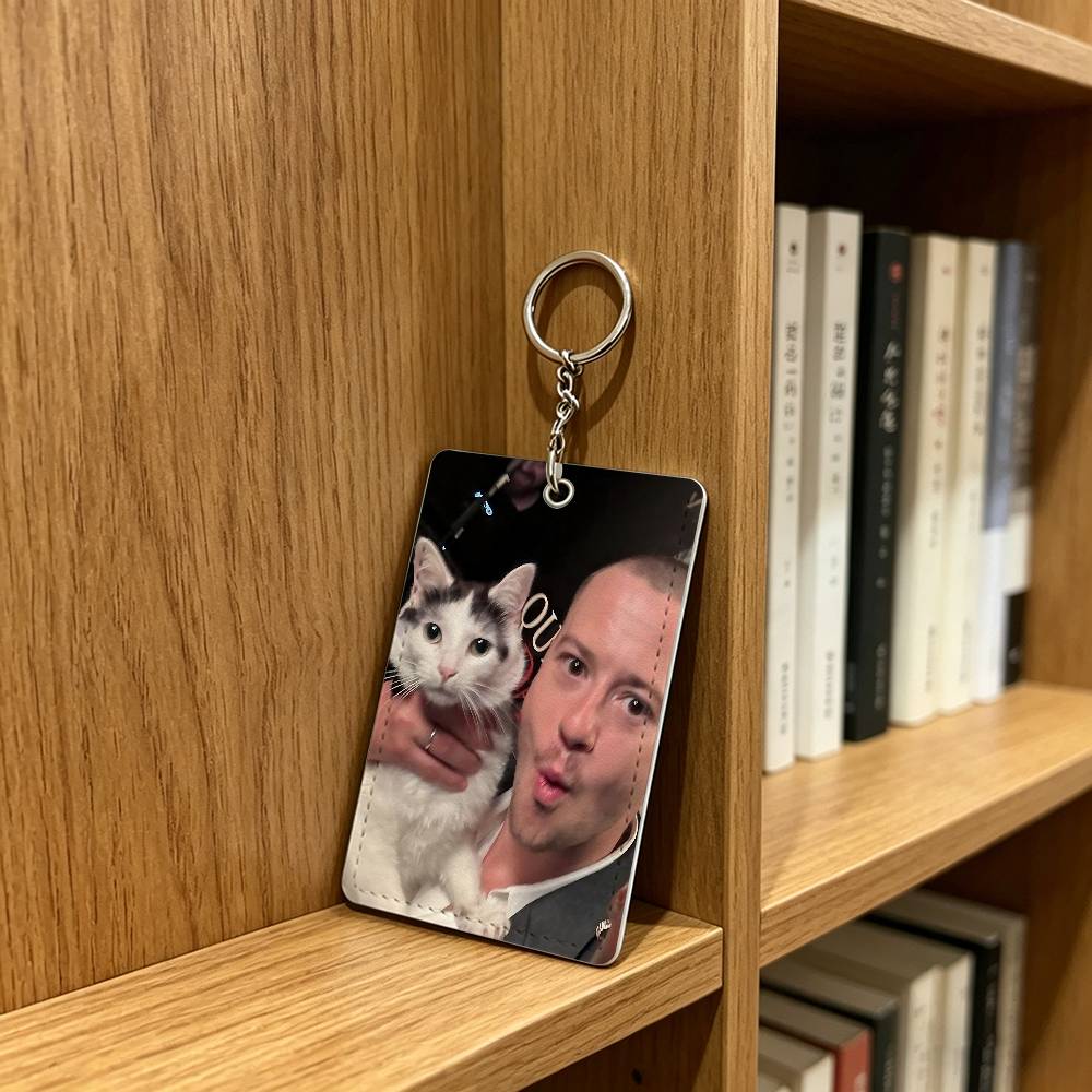 actor J-Joseph Quinn Cat Badge - For Leather Work recension och pris