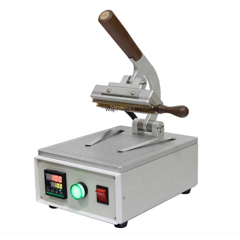 Proportional bronzing machine  - Leatherwork Manual recension och pris