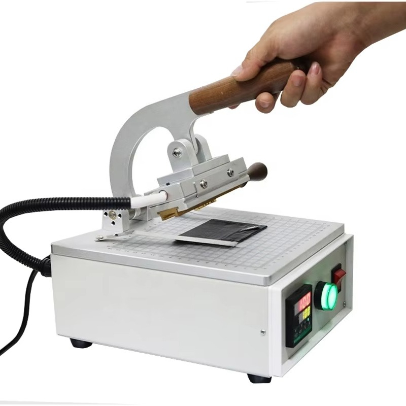 Proportional bronzing machine  - Leatherwork Manual recension och pris