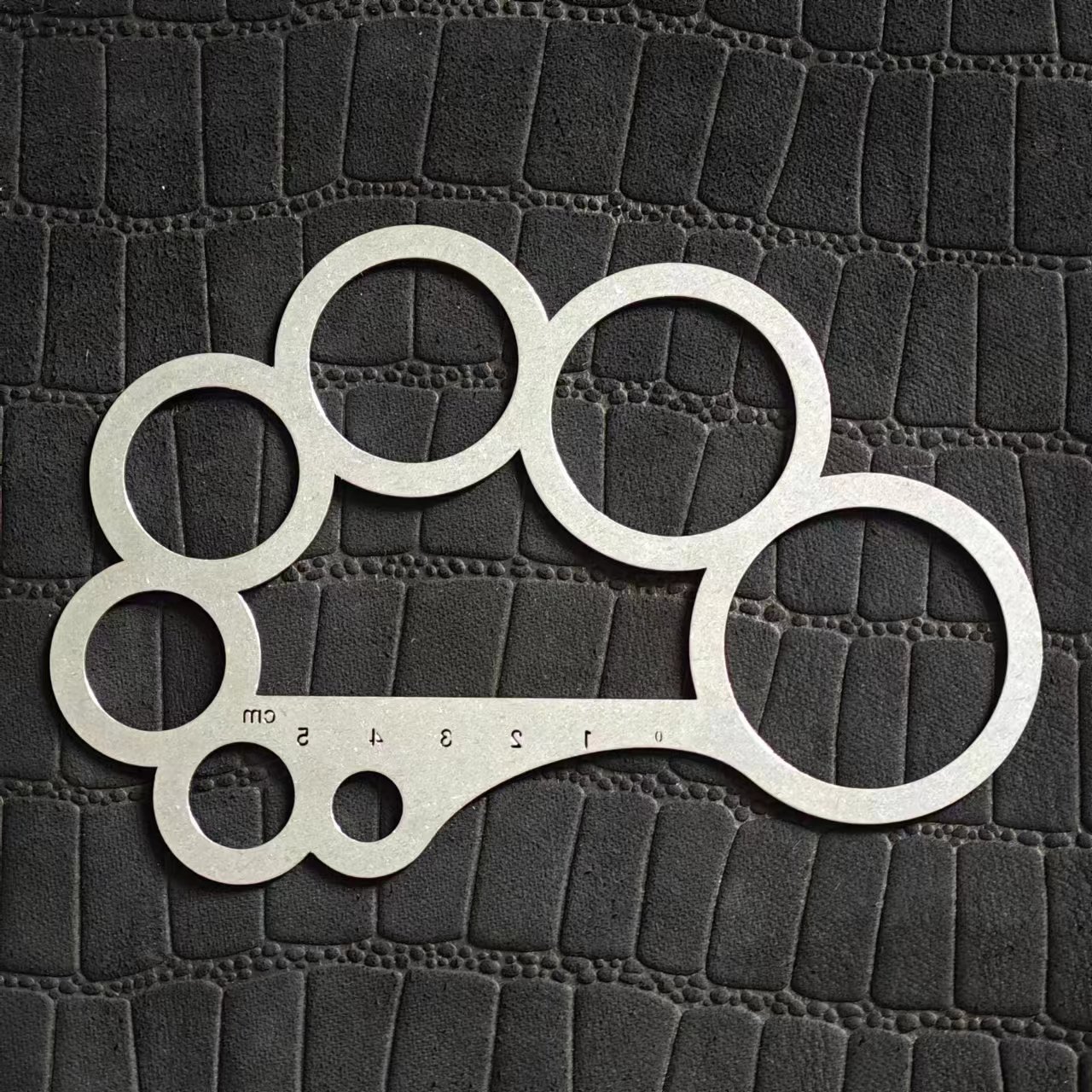 Multi-Purpose round Ruler Meta - Leatherwork Templates recension och pris