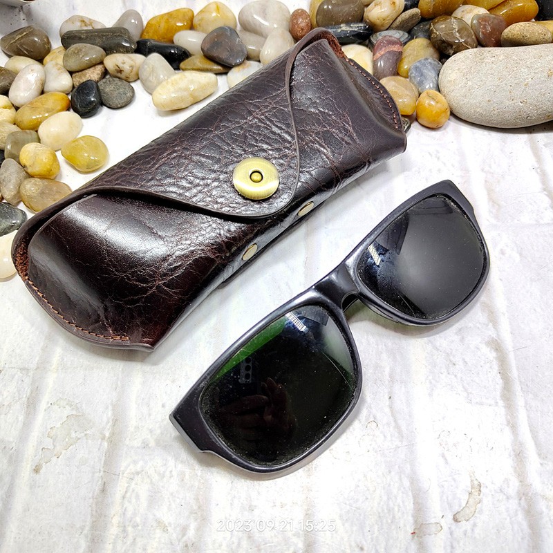 Blongk Glasses Case Waist Bag  - Leatherwork Fasteners recension och pris